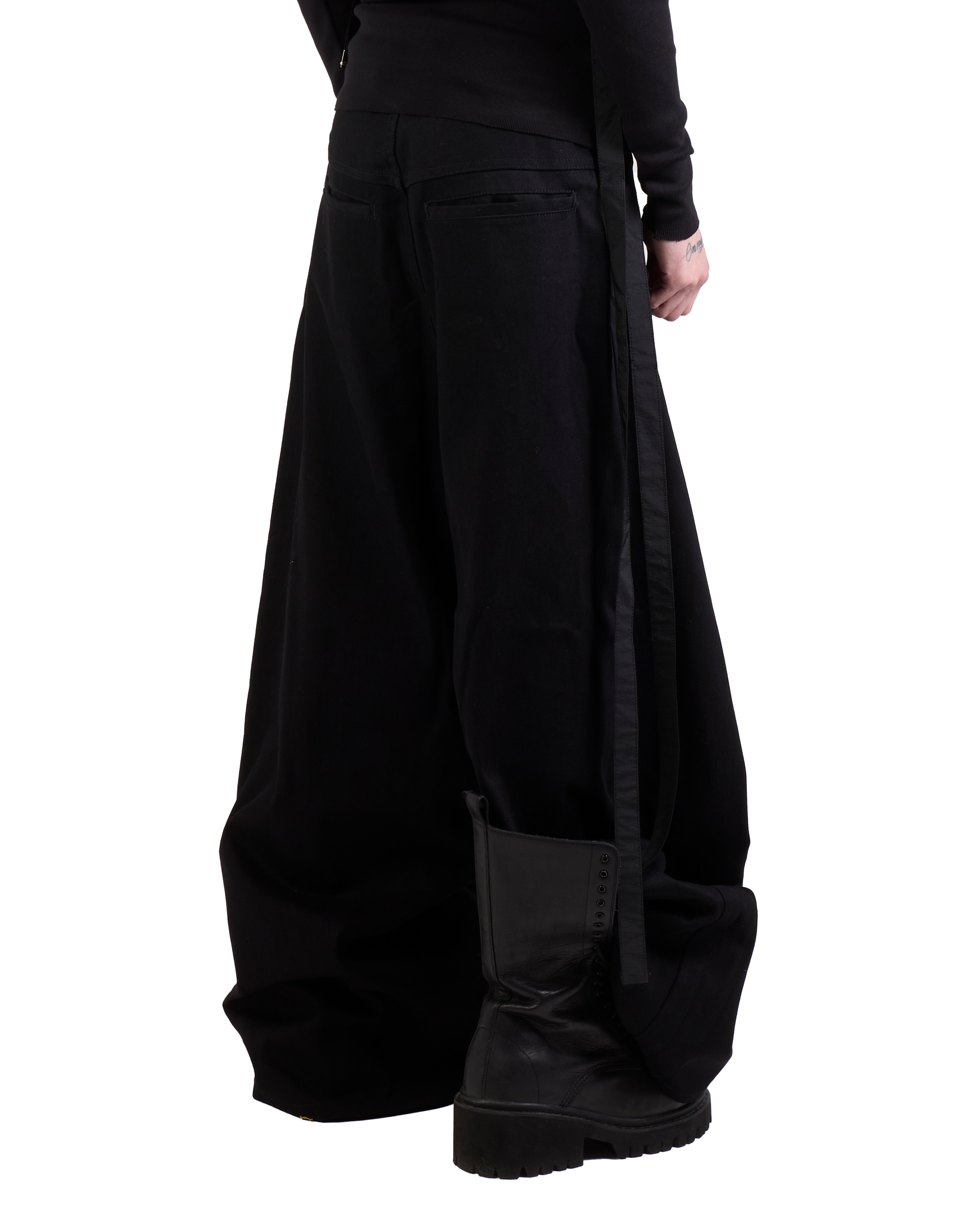 BLACK SCOUT DENIM
